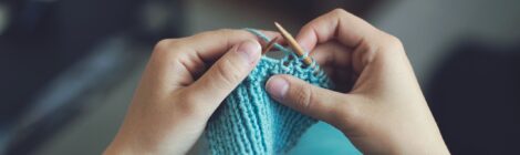 Cours de tricot à la médiathèque